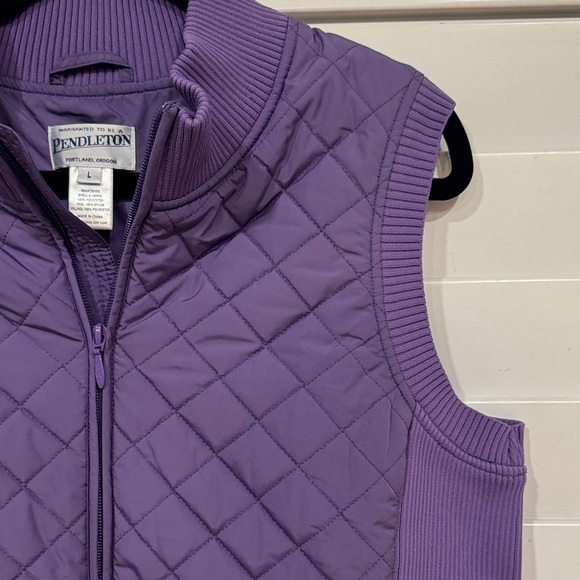 Pendleton Purple Quilted Women's Vest - Picture 3 of 7